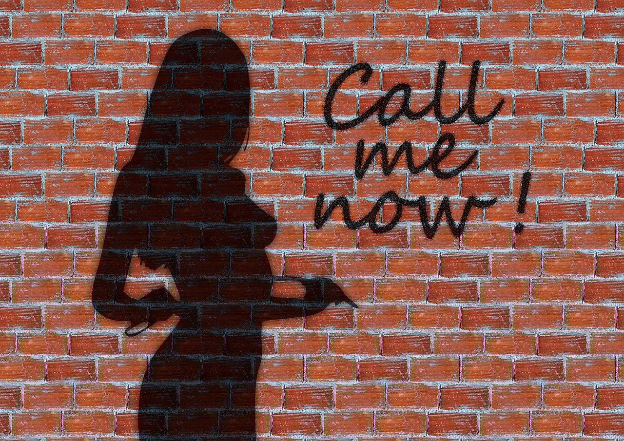 ροζ τηλέφωνα, 9099000363